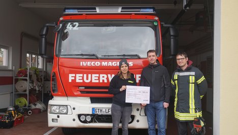Alternative_54_Spende_Feuerwehr_Burgtonna_220409.JPG
